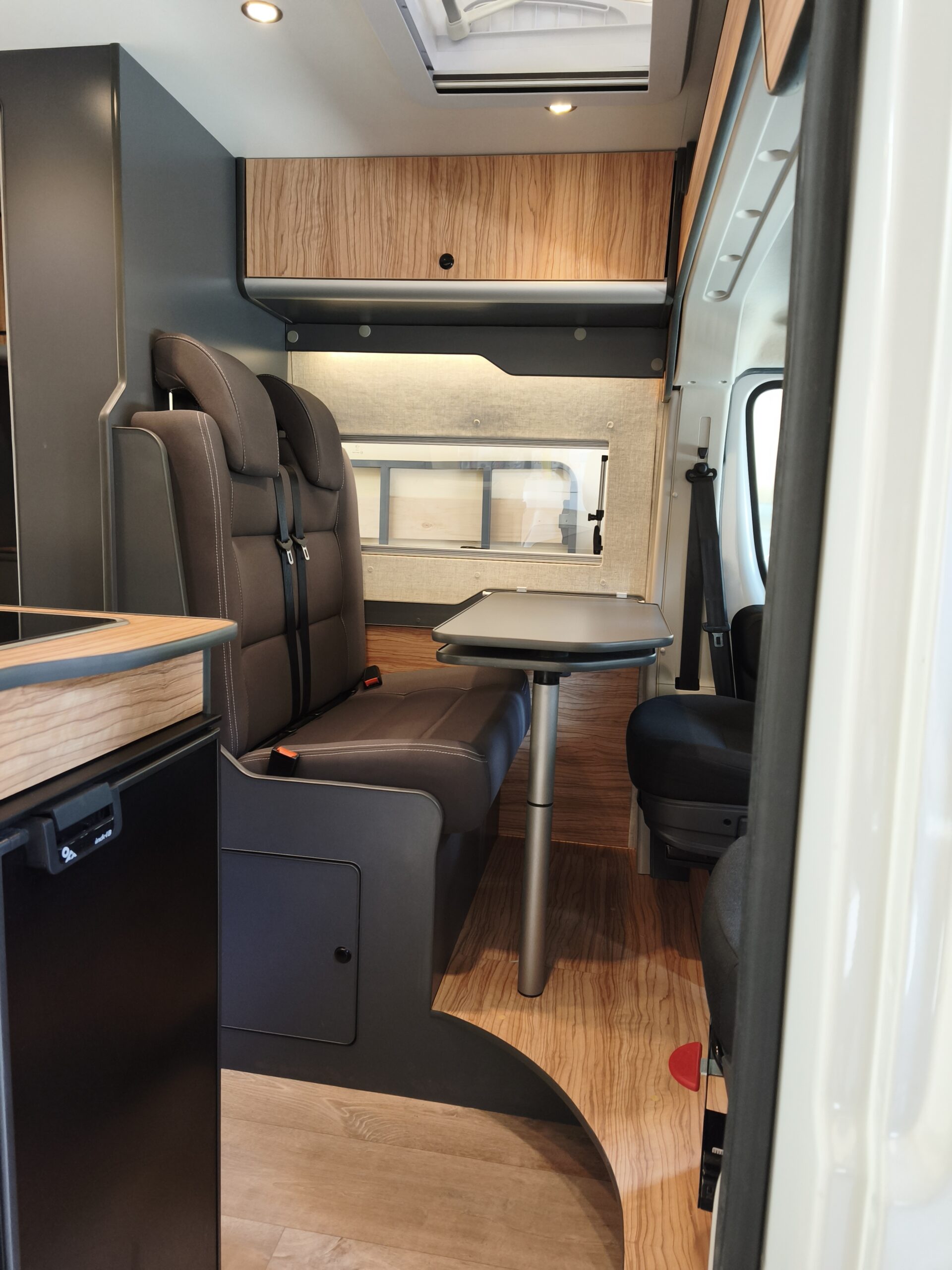 Alt: camperizacion salon
