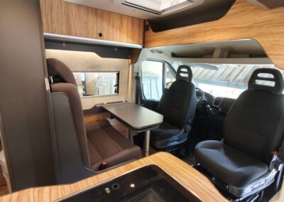 Alt: comedor camper