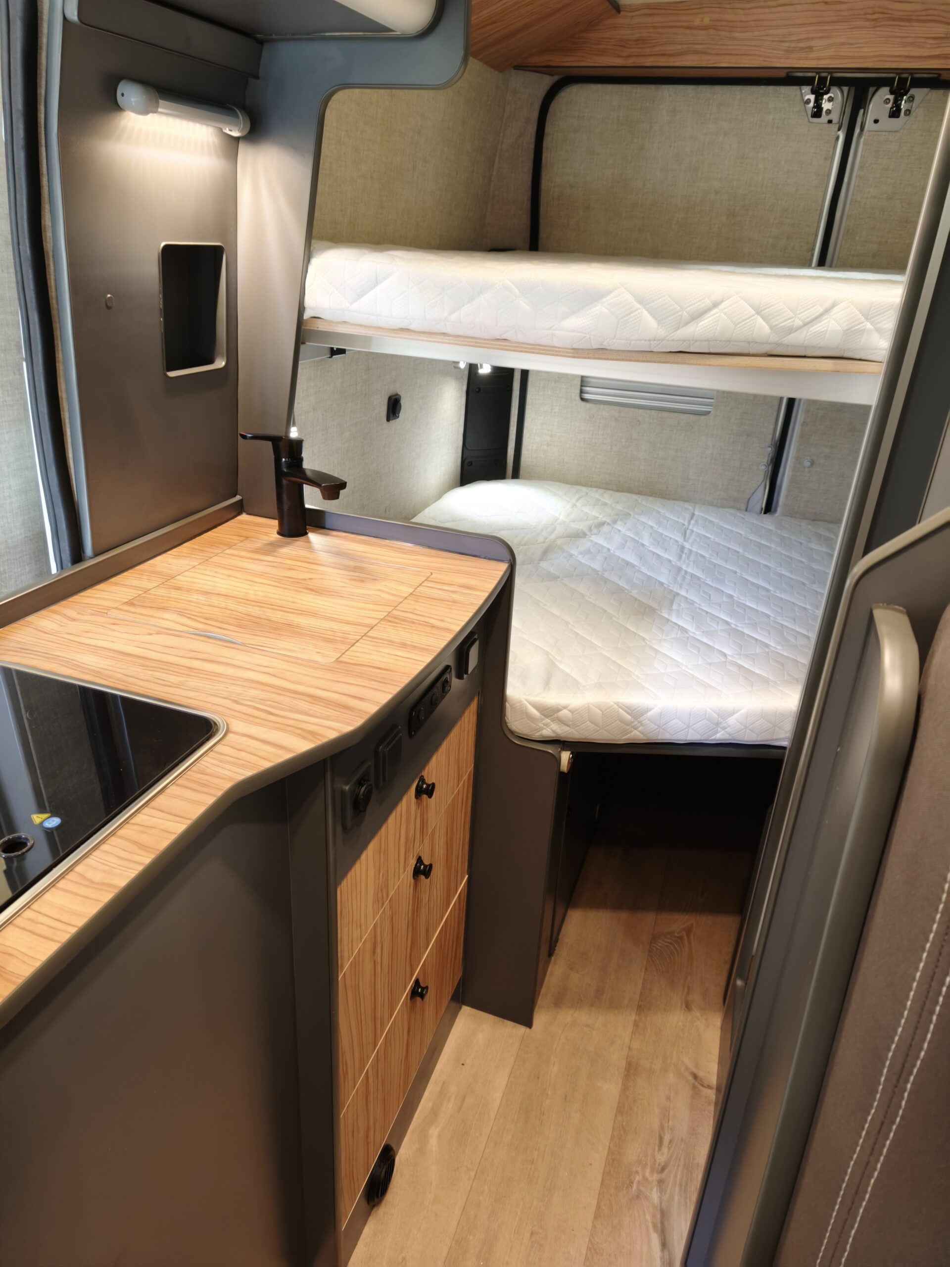 Alt: litera camper