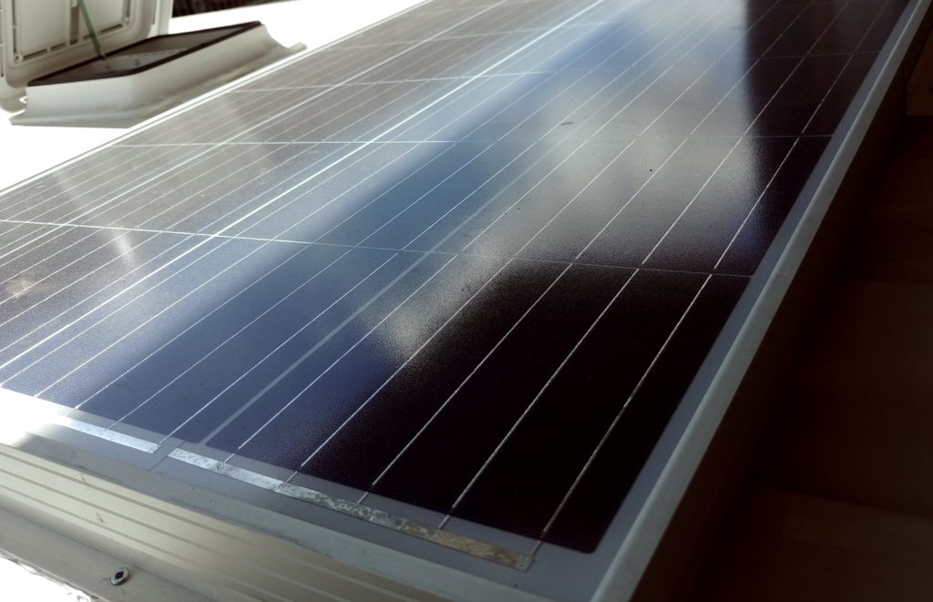 Placa solar furgoneta en techo